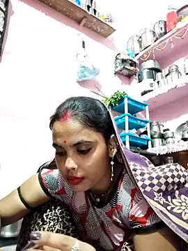 Snapshot of Cut_ragni chatting on 11-15-25, 05:42 Cut ragni online show from 11-15-25, 05:42