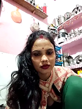 Snapshot of Cut_ragni chatting on 11-25-25, 04:40 Cut ragni online show from 11-25-25, 04:40