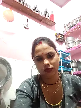 Snapshot of Cut_ragni chatting on 02-25-26, 05:33 Cut ragni online show from 02-25-26, 05:33