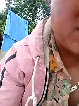 Snapshot of Chubbyhoney1 chatting on 04-01-26, 06:14 Chubbyhoney1 online show from 04-01-26, 06:14