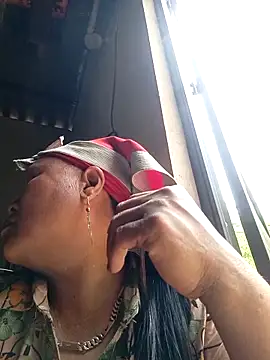 Snapshot of Chubbyhoney1 chatting on 04-03-26, 05:27 Chubbyhoney1 online show from 04-03-26, 05:27