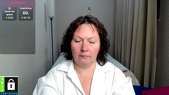 milf hornys online show from 09-28-25, 04:23