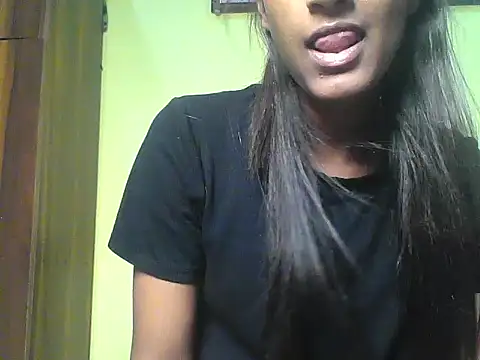 Snapshot of mickle_james chatting on 09-30-25, 03:39 mickle james online show from 09-30-25, 03:39