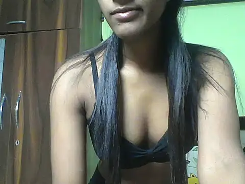 Snapshot of mickle_james chatting on 10-17-25, 10:18 mickle james online show from 10-17-25, 10:18