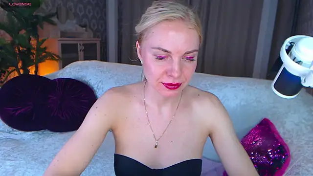 LiSinDoll online show from 11-27-25, 06:48