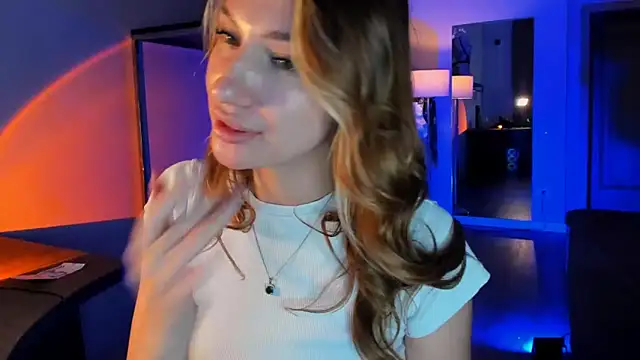 Snapshot of MariGven chatting on 11-18-25, 02:32 MariGven online show from 11-18-25, 02:32