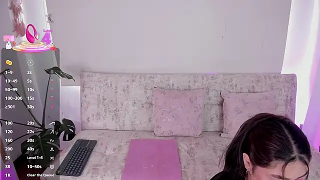 missweetpeach online show from 06-25-26, 09:30