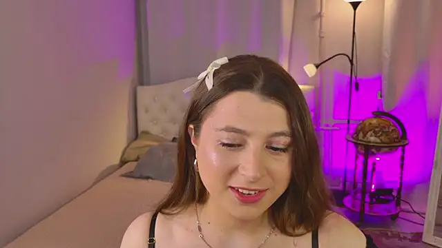 Queen Michelle  online show from 12-21-25, 10:28