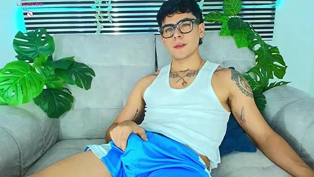 CamiiGuzmanX online show from 04-29-26, 10:16