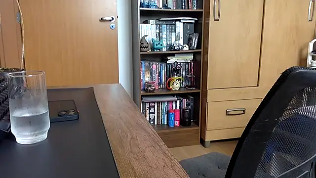 Snapshot of SEXOFLION chatting on 09-16-25, 02:40 SEXOFLION online show from 09-16-25, 02:40