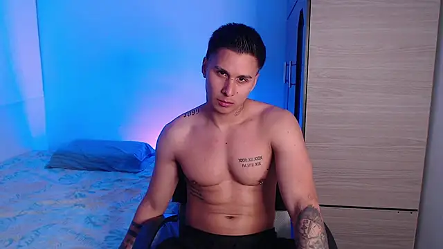 Snapshot of valentinosex1 chatting on 09-23-25, 11:08 valentinosex1 online show from 09-23-25, 11:08