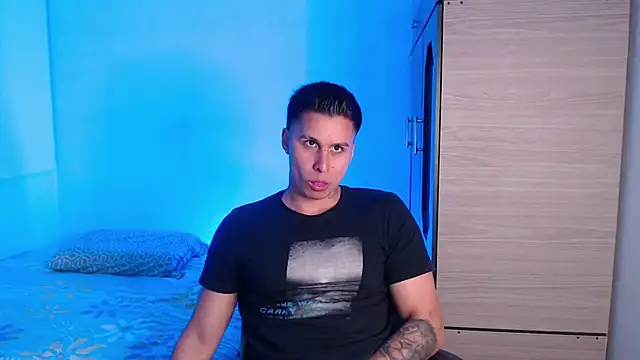 Snapshot of valentinosex1 chatting on 10-20-25, 11:16 valentinosex1 online show from 10-20-25, 11:16