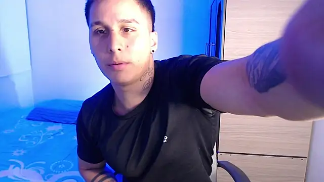 valentinosex1 online show from 01-06-26, 11:40