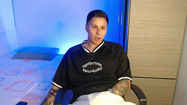 valentinosex1 online show from 02-01-26, 11:03