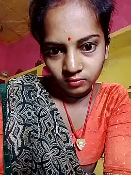 Snapshot of Hot_bbbb chatting on 11-22-25, 10:53 Hot bbbb online show from 11-22-25, 10:53