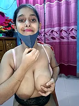 Snapshot of Cute_Faria chatting on 10-17-25, 05:15 Cute Faria online show from 10-17-25, 05:15