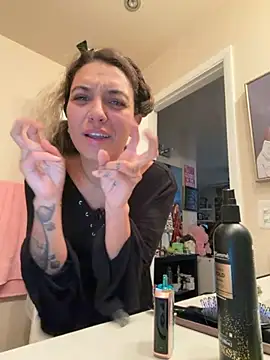 Snapshot of Chicagobabe chatting on 11-21-25, 07:29 Chicagobabe online show from 11-21-25, 07:29