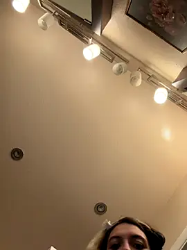 Snapshot of Chicagobabe chatting on 11-23-25, 02:00 Chicagobabe online show from 11-23-25, 02:00