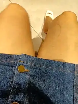 Jessical--Li online show from 10-30-25, 04:14