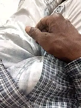 Snapshot of Wet_BunnyFun chatting on 10-11-25, 06:50 Wet BunnyFun online show from 10-11-25, 06:50