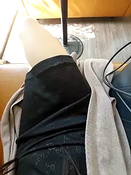 Snapshot of meomeocute chatting on 11-23-25, 06:24 meomeocute online show from 11-23-25, 06:24