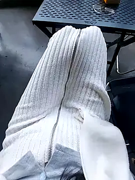 Snapshot of meomeocute chatting on 11-30-25, 03:21 meomeocute online show from 11-30-25, 03:21