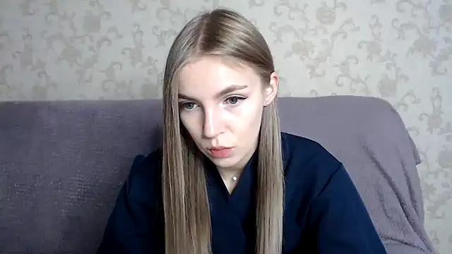 HitGyrl online show from 11-20-25, 08:03