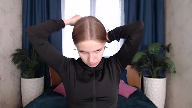 HitGyrl online show from 02-09-26, 08:18