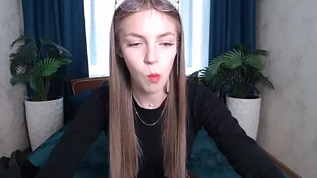 HitGyrl online show from 05-18-26, 08:09