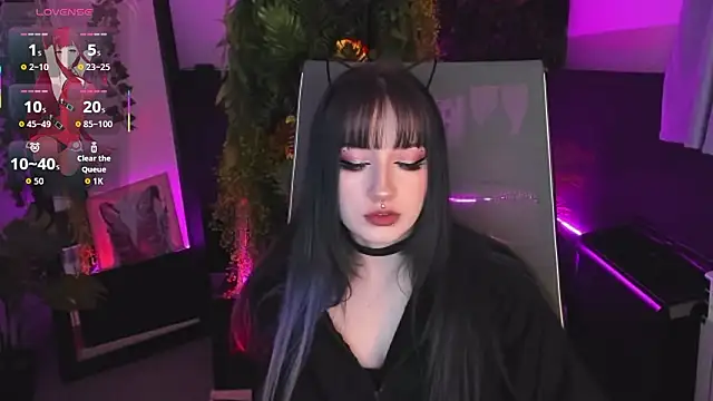 LiliLuna online show from 02-08-26, 04:21