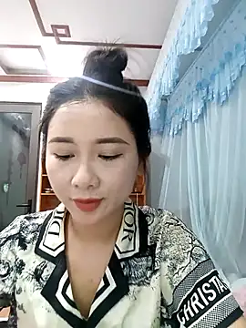 MinhChauXXX19 online show from 04-19-26, 08:57