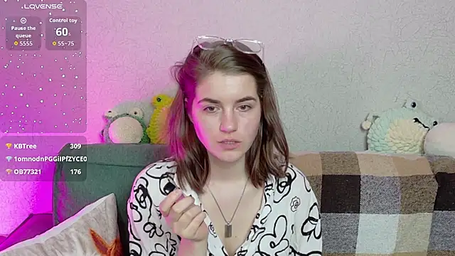 ElzaBlis online show from 04-18-26, 07:07