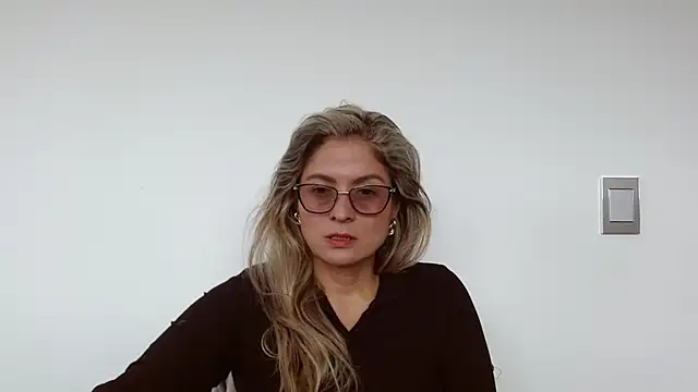 Snapshot of linda-mature43 chatting on 09-16-25, 04:08 linda-mature43 online show from 09-16-25, 04:08