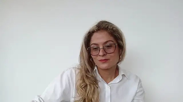 Snapshot of linda-mature43 chatting on 10-03-25, 04:37 linda-mature43 online show from 10-03-25, 04:37