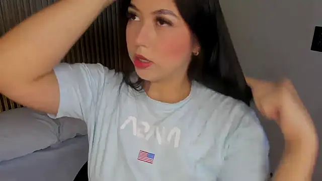 Snapshot of anagil_ chatting on 12-16-25, 02:00 anagil online show from 12-16-25, 02:00