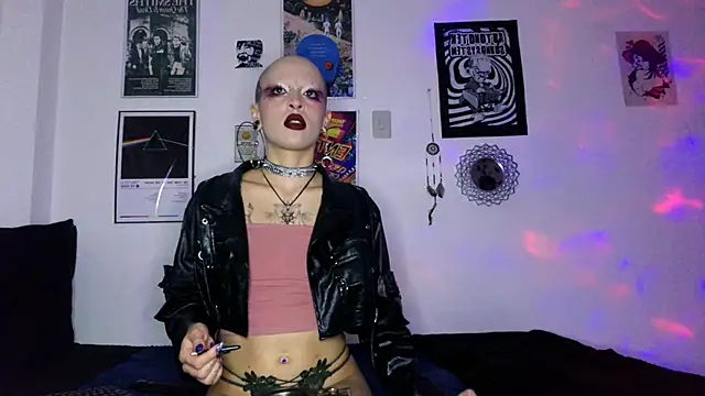 plutonbluemooon333 online show from 11-10-25, 11:26