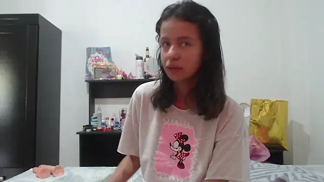 nathaly jones  online show from 06-12-26, 12:48