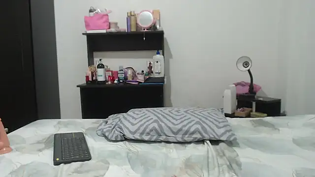 nathaly jones  online show from 07-28-26, 12:48