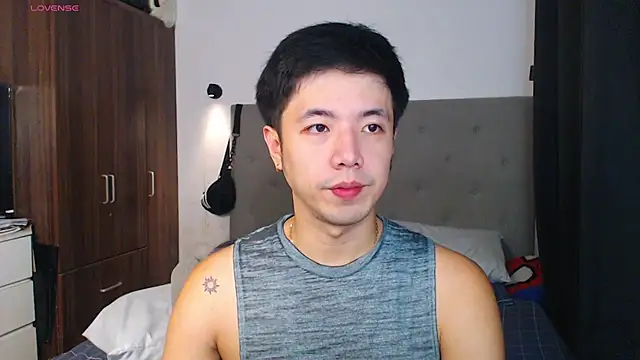 Snapshot of Addictiveboi chatting on 01-12-26, 04:07 Addictiveboi online show from 01-12-26, 04:07