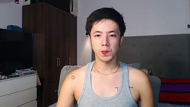 Snapshot of Addictiveboi chatting on 01-18-26, 03:21 Addictiveboi online show from 01-18-26, 03:21