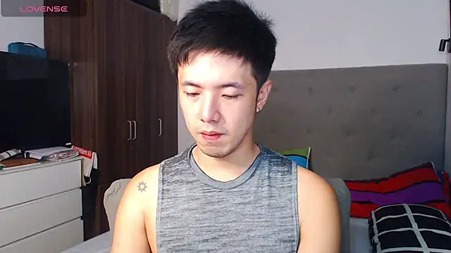 Snapshot of Addictiveboi chatting on 02-10-26, 03:32 Addictiveboi online show from 02-10-26, 03:32