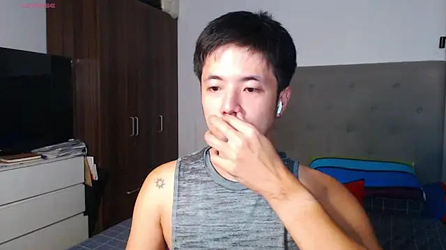 Snapshot of Addictiveboi chatting on 02-20-26, 08:27 Addictiveboi online show from 02-20-26, 08:27