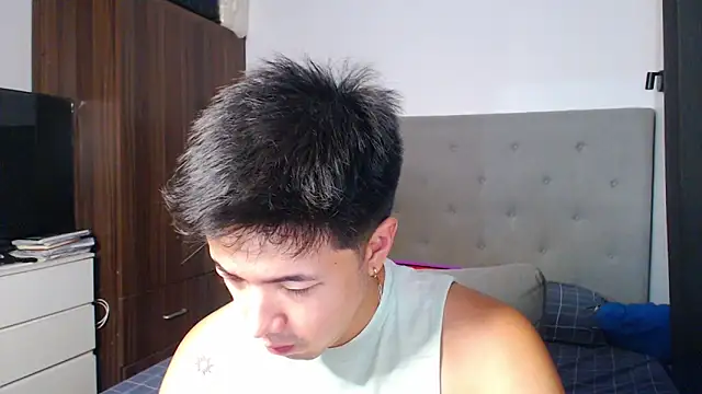 Snapshot of Addictiveboi chatting on 03-02-26, 07:15 Addictiveboi online show from 03-02-26, 07:15