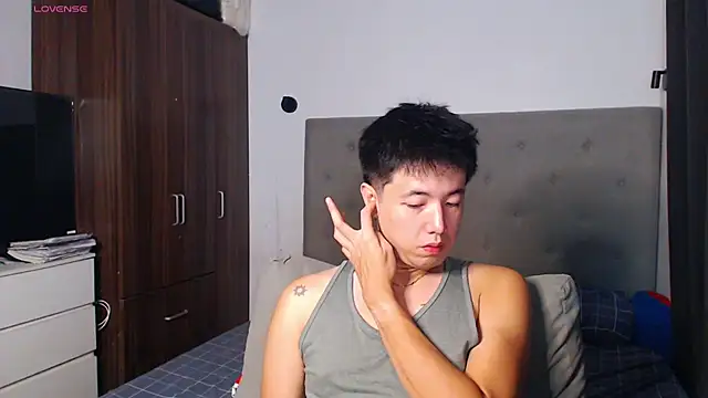 Snapshot of Addictiveboi chatting on 03-04-26, 03:56 Addictiveboi online show from 03-04-26, 03:56