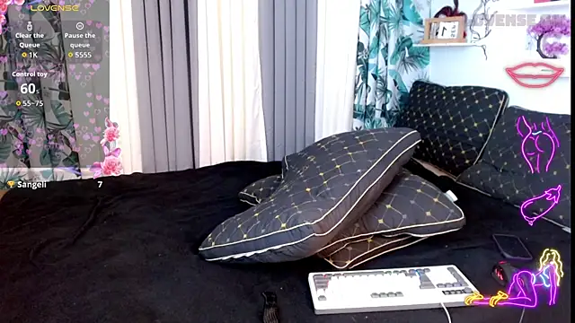 extremeLian online show from 09-19-25, 01:18