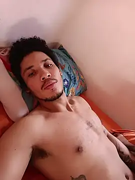 Snapshot of RuiMaddoox chatting on 11-26-25, 01:34 RuiMaddoox online show from 11-26-25, 01:34