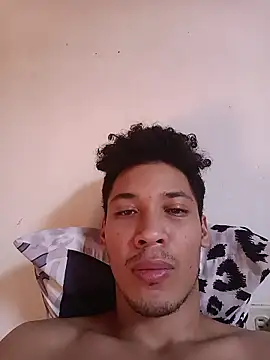 Snapshot of RuiMaddoox chatting on 01-11-26, 02:00 RuiMaddoox online show from 01-11-26, 02:00