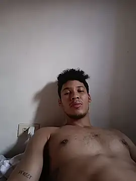 Snapshot of RuiMaddoox chatting on 01-15-26, 12:21 RuiMaddoox online show from 01-15-26, 12:21