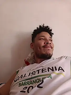 Snapshot of RuiMaddoox chatting on 02-13-26, 07:43 RuiMaddoox online show from 02-13-26, 07:43