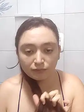 Snapshot of Anaa_Rose chatting on 10-01-25, 10:27 Anaa Rose online show from 10-01-25, 10:27